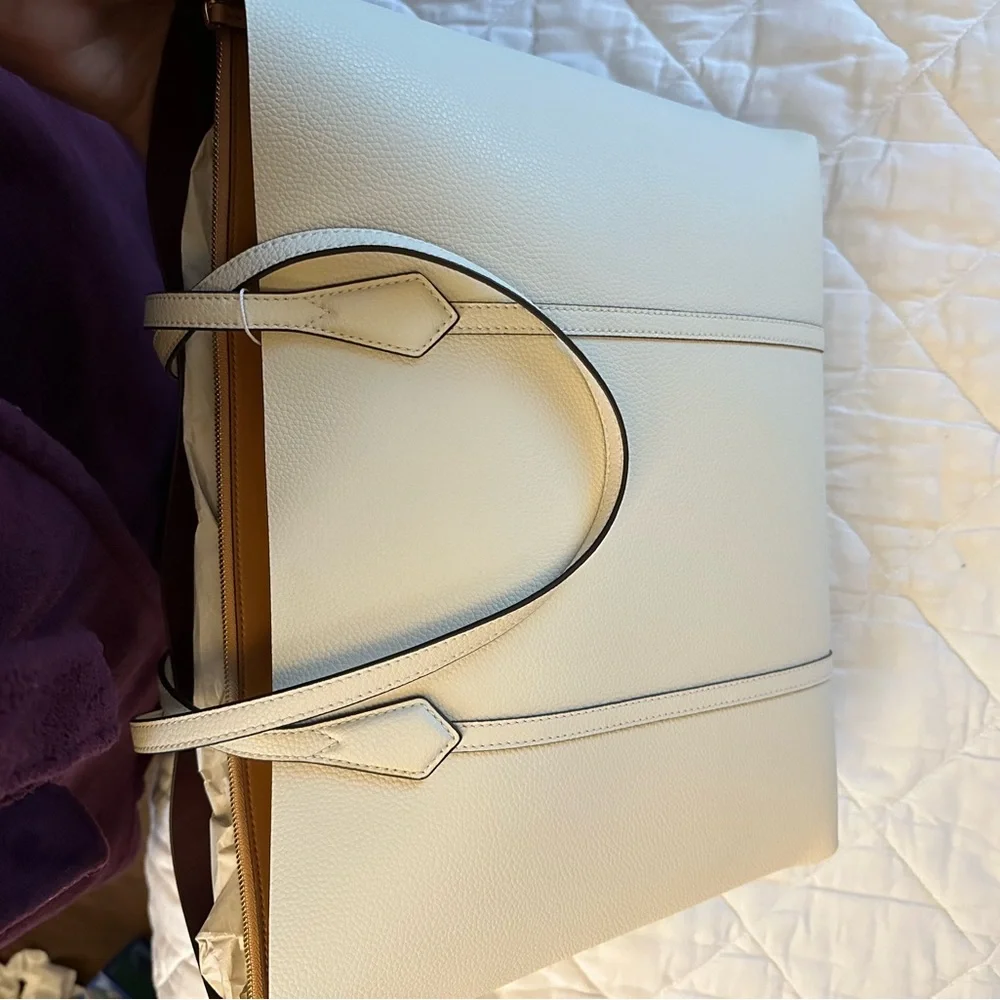 Tory Burch Cream Leather Tote with Gold Charm - Picture 4 of 12